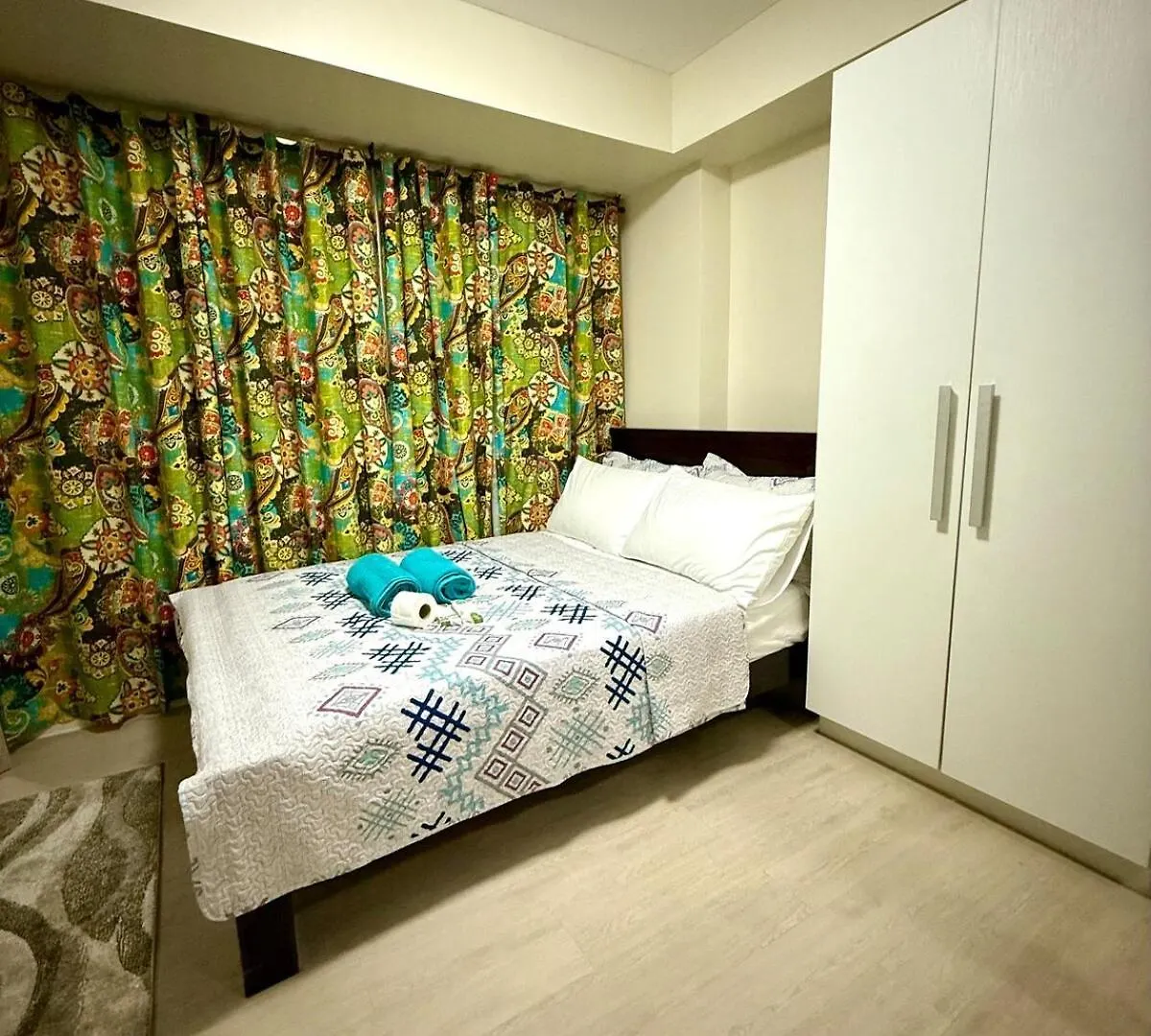 Verte Hideaway At Azure Residences - Urban Escape Manila 0*,  Philippines