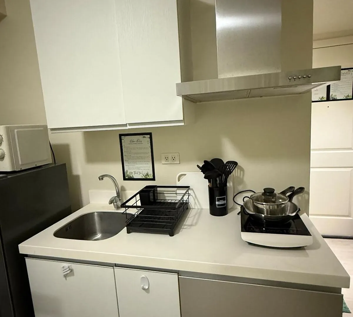 Verte Hideaway At Azure Residences - Urban Escape Manila 0*,