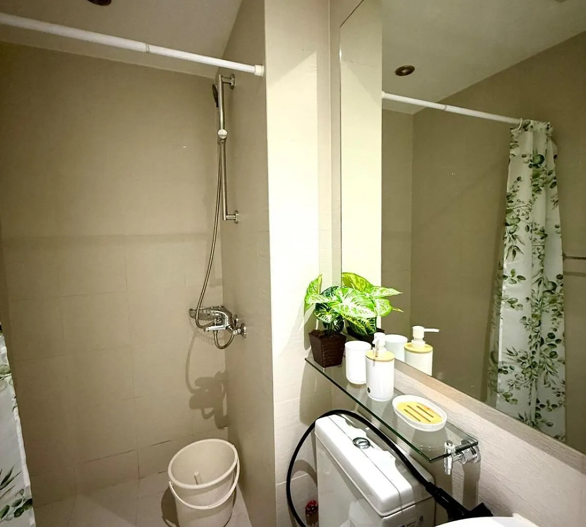 Verte Hideaway At Azure Residences - Urban Escape Manila 0*,